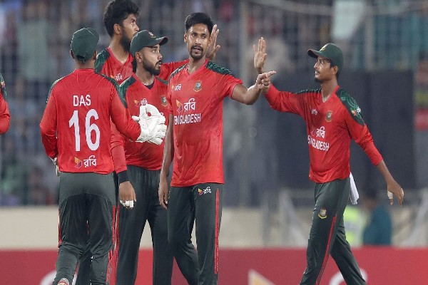 পাকিস্তানের বিপক্ষে হেঁসেখেলে জিতল বাংলাদেশ
