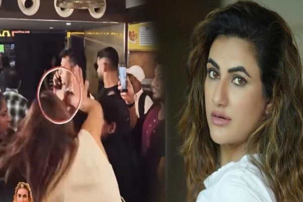 প্রযোজককে জুতাপেটা করলেন অভিনেত্রী