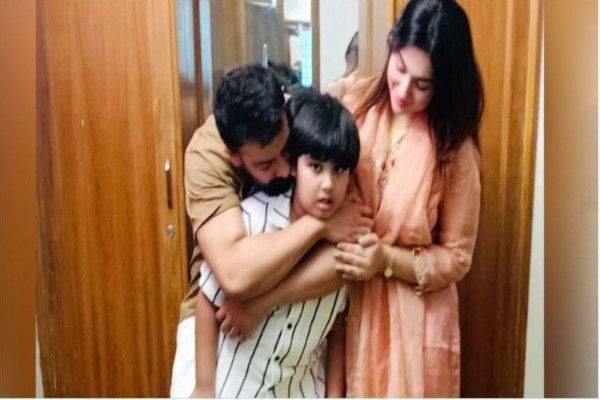 ছেলেকে নিয়ে সিঙ্গাপুরে যাচ্ছেন শাকিব-অপু
