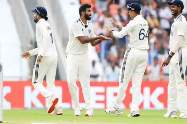 টেস্টে ১৬২ রানে অলআউট ওয়েস্ট ইন্ডিজ