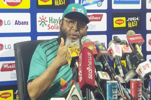 কুম্বলের ১০ উইকেটের পিচ মিরপুরের চেয়েও খারাপ ছিল