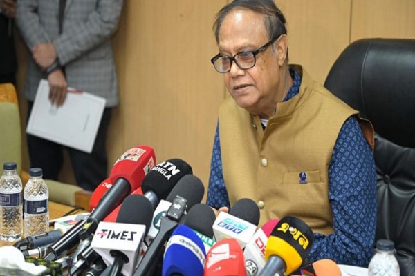 পাঁচ ব্যাংকের শেয়ারহোল্ডাররা ক্ষতিপূরণ পাবে না: গভর্নর