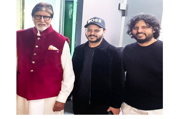 শাকিব খানের ‘প্রিন্স’ছবির টিম অমিতাভ বচ্চনের সেটে