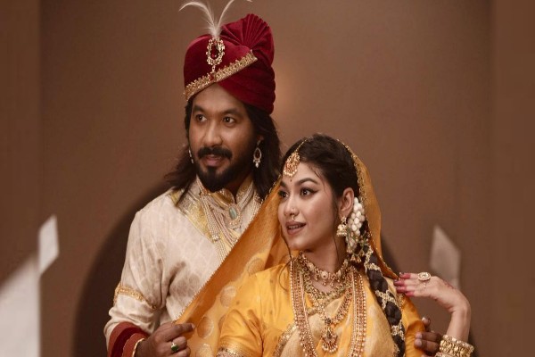 এ কোন লুকে পলাশ-ইভানা