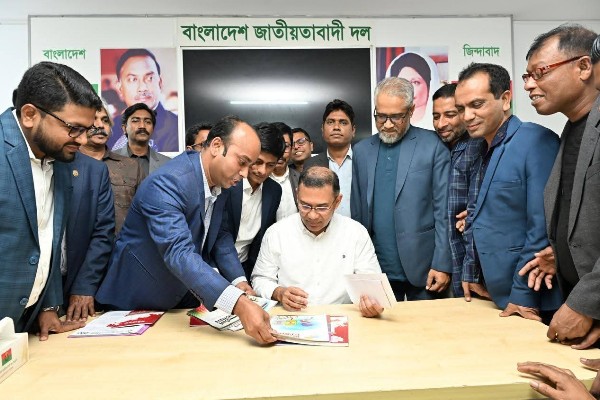 তারেক রহমানের কাছে মাকসুদ কমিশনের অযোগ্যতা তুলে ধরলেন সাংবাদিক নেতারা