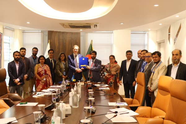 বিনিয়োগকারীদের আস্থা বাড়াতে কাজ করছে বিএসইসি : মাকসুদ