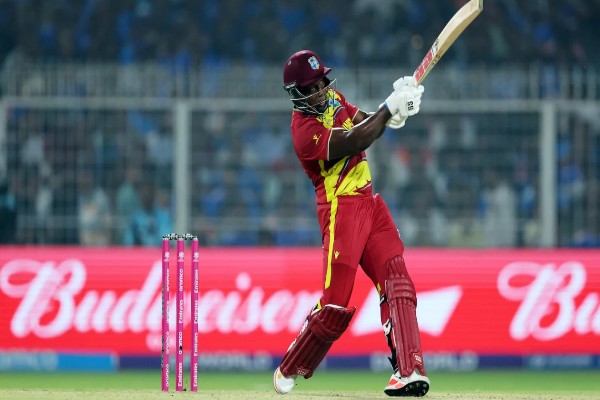 ভারতের বিপক্ষে উইন্ডিজের বড় সংগ্রহ