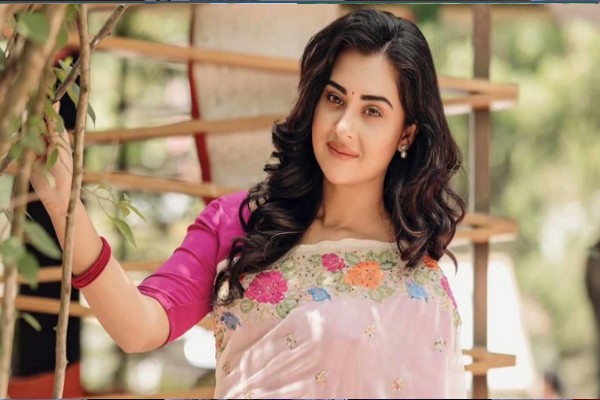 ডিভোর্সের পর কন্যাসন্তানের মা হলেন বুবলী