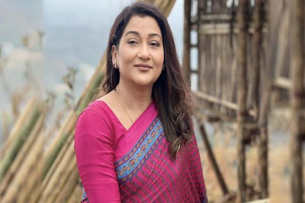 সময়টা ভালো যাচ্ছে না, দোয়া চাইলেন অভিনেত্রী