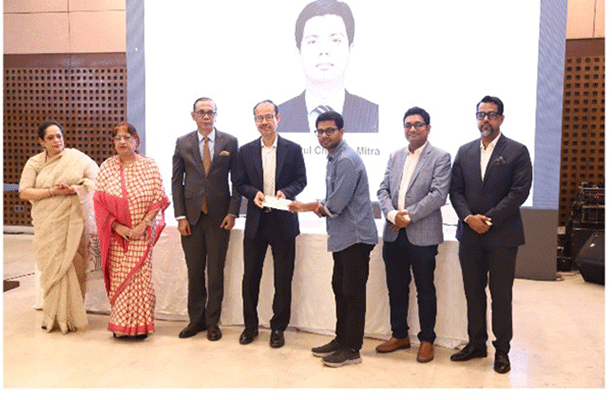 ব্রোকারেজের অনিয়মে ক্ষতি : ১৭ হাজার বিনিয়োগকারীর পাশে ডিএসই