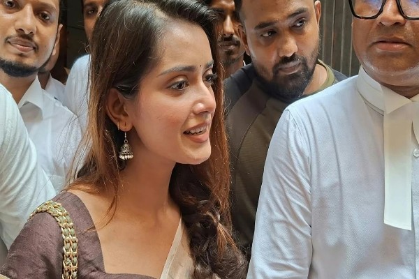 উপহার নিয়ে বিপদে পড়লাম: তিশা