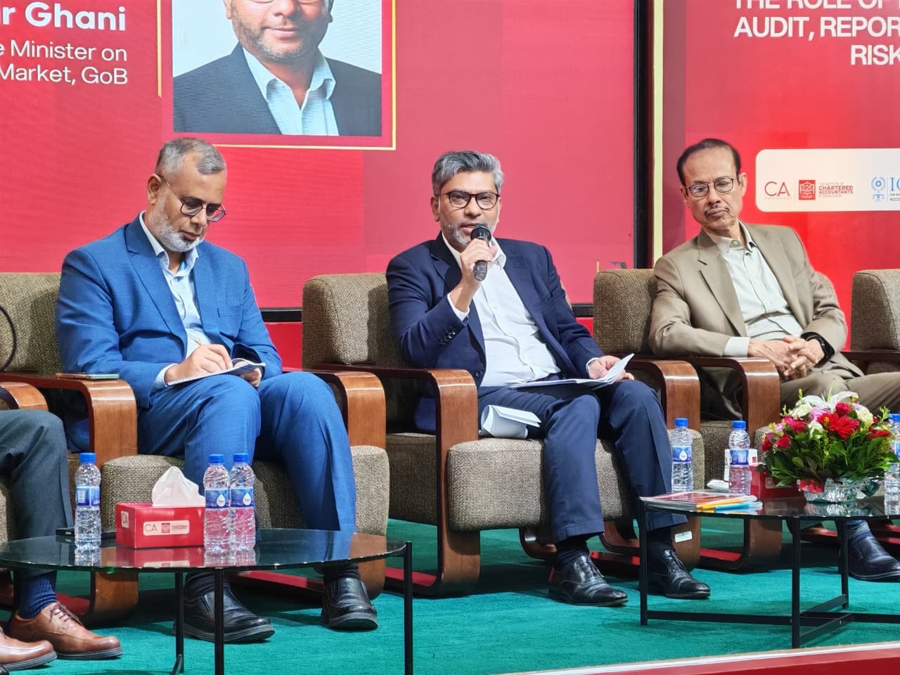 বিলিয়ন থেকে ট্রিলিয়ন ডলারের অর্থনীতি হতে শেয়ারবাজারের বিকল্প নেই