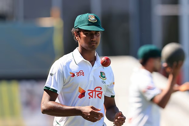 টেস্টে হ্যাটট্রিকের পর র‍্যাঙ্কিংয়ে এগিয়ে গেলেন হাসান