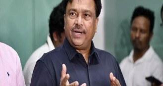 বিসিবি সভাপতি ফারুকের বিরুদ্ধে ৮ পরিচালকের অনাস্থা