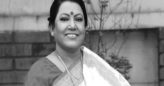 সকালে শহীদ মিনারে ফরিদা পারভীনের মরদেহে শ্রদ্ধা সকালে, কুষ্টিয়ায় দাফন