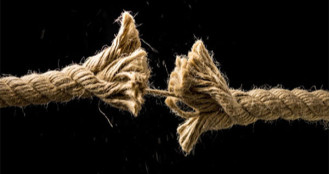 লেনদেনে পঁচা কোম্পানির দাপট