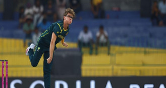 আফ্রিদিকে ছাড়িয়ে গেলেন জাম্পা