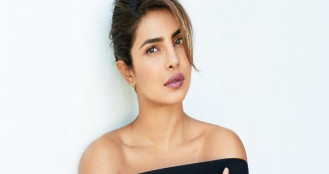 পরিস্থিতির চাপে বলিউড ছাড়ে প্রিয়াঙ্কা