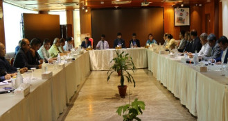 মাকসুদ কমিশনের সমালোচনা করে তাদের সঙ্গেই স্টেকহোল্ডারদের চায়ের আড্ডা