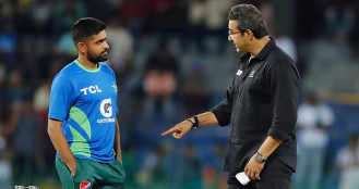 ‘কিছুই জানলে না, অধিনায়ক হয়ে কী করছিলে?’ বাবরকে আকরাম